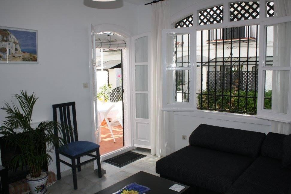 Casa Lesley Anne Apartment เนร์คา ภายนอก รูปภาพ